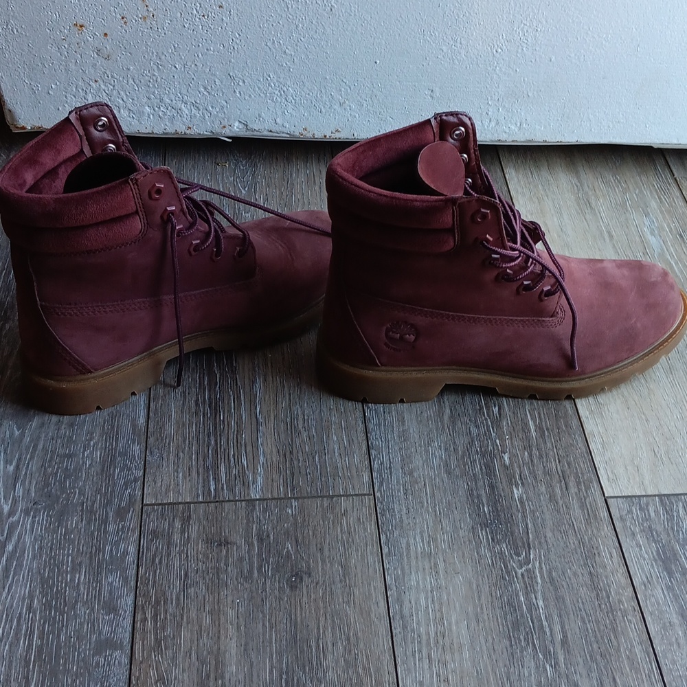 Boots - Picture 4 of 5